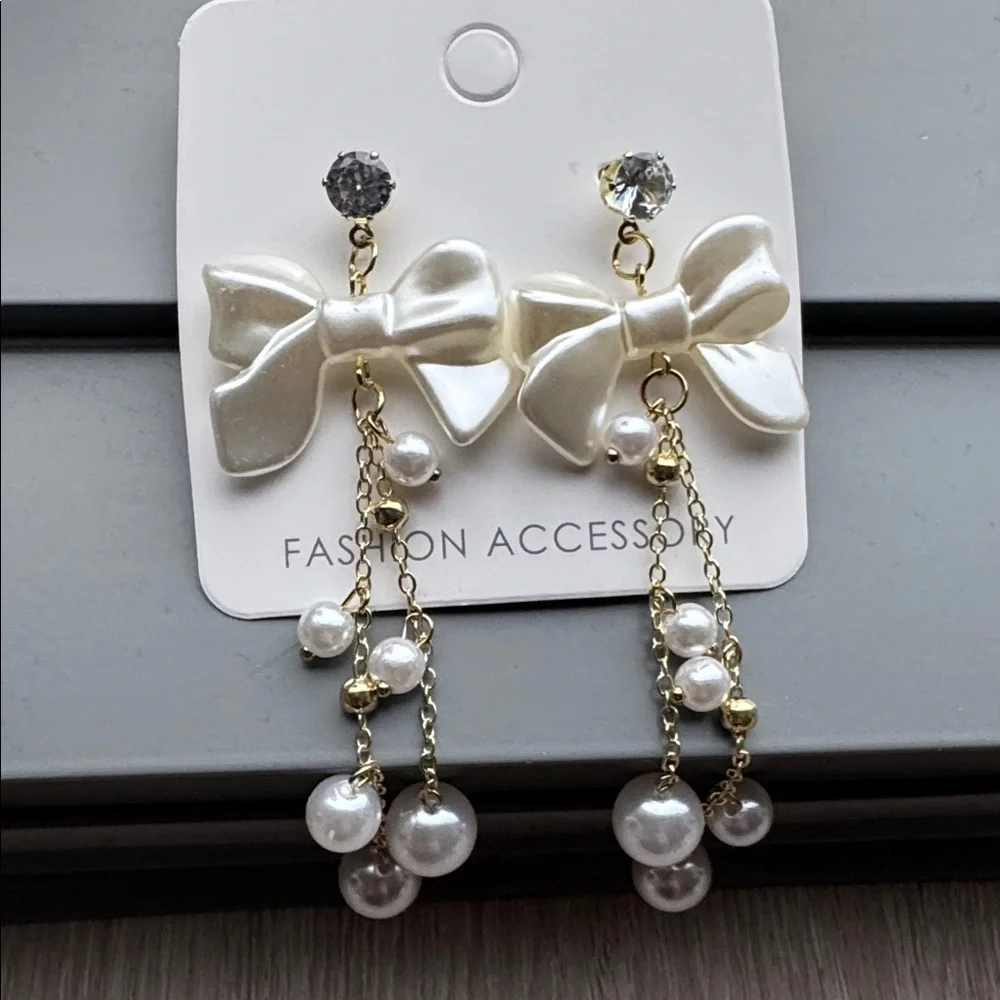 Coquette Luxe Bow Beaded Drop Earrings NEW 🏷️ - Picture 4 of 4